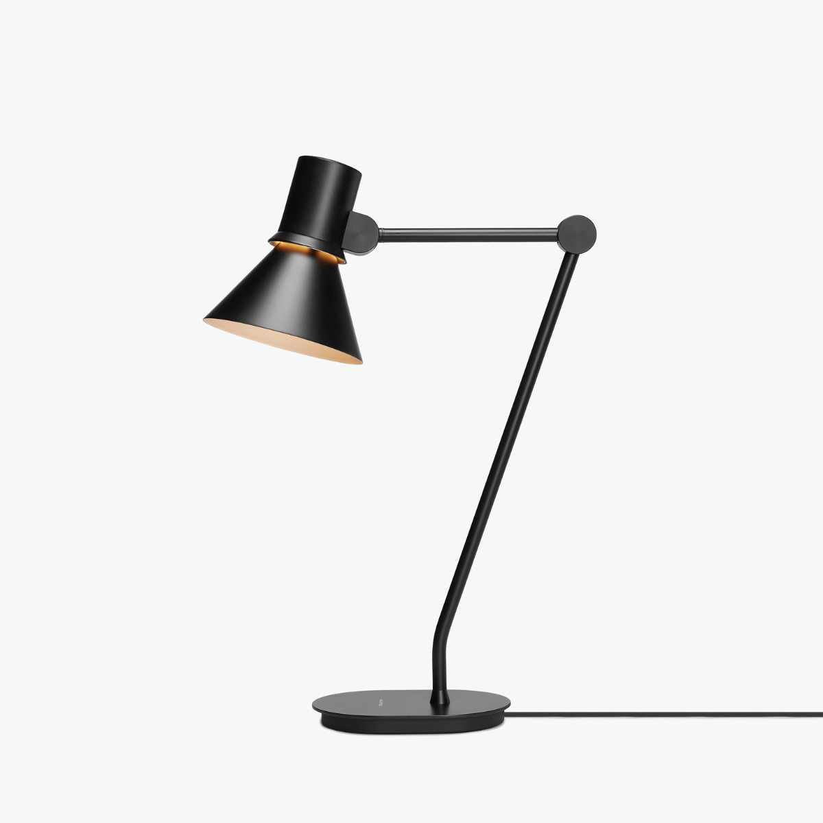 type_80_table_lamp_matte_black