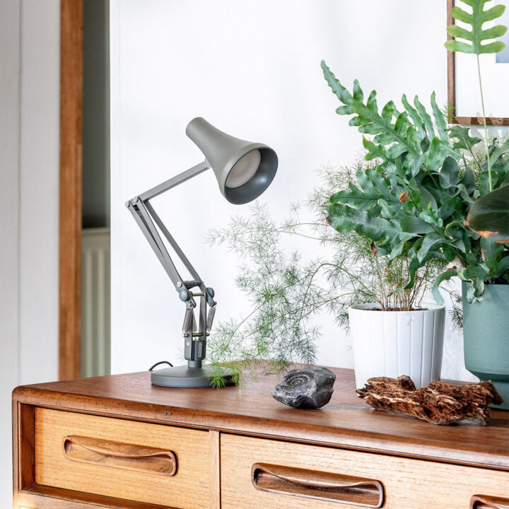 90 Mini Mini Desk Lamp in Warm Silver